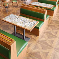 Ensemble de chaises de table de café commerciales personnalisables pour les cafés Ensemble de table à manger d'hôtels en bois de marbre durable de restauration rapide