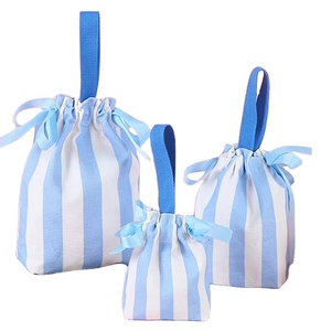 Bolsa de Regalo Reutilizable de Lona a Rayas, Tamaño Mediano, Resistente, con Asa de Transporte, Ecológica, para Regalos de Baby Shower y Fiestas de Cumpleaños - Product Image 1