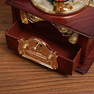Caja de música con forma de fonógrafo de estilo vintage para regalo de cumpleaños de pareja de estudiantes - Product Image 5