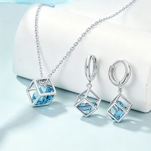 Venta al por mayor de fábrica: Conjunto de joyas de plata de ley 925 con circonitas para hermanas y mejores amigas, que incluye collar y pendientes geométricos para fiesta. - Product Image 2