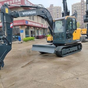 Mini-excavatrice sur chenilles Hyundai HX80 d'occasion de haute qualité avec moteur, boîte de vitesses, cabine agréable, 8T, vente d'occasion - Product Image 3