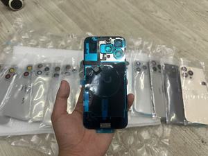 Coque arrière avec lampe de poche Flex et chargement sans fil et objectif de caméra pour iPhone 14/15/16plus Pro PM remplacement - Product Image 3