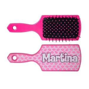 Brosse à cheveux Martina pour bébé avec motif lèvres roses et nom personnalisé - Product Image 3