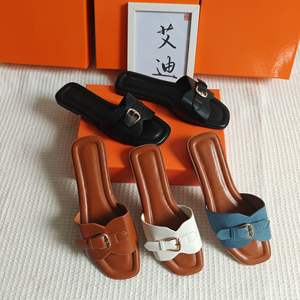 Sandalias de verano para mujer, de felpa suave, con colores mixtos, cálidas para exteriores, con hebilla, suela de goma, punta redonda, al por mayor - Product Image 3