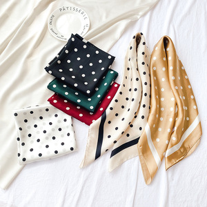 2025 nouvelles femmes été châle bandeau imprimé tissu grossier Satin soie carré écharpe femmes foulard - Product Image 3