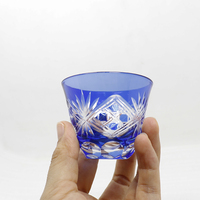 Fabricant personnalisé de verre à liqueur bleu de 50ml fabriqué à la main verre à saké de luxe en cristal transparent style classique japonais pour le vin