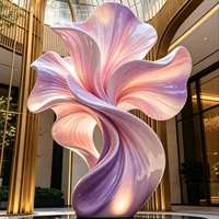 Sculpture d'extérieur en acier inoxydable sculpté, motif abstrait de fleur à pétales, grand centre de table décoratif