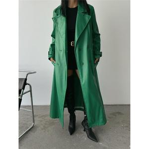 Manteau Trench Long en Cuir Véritable Vert Décontracté Imprimé Imperméable avec Ceinture et Doublure en Soie Poids Personnalisé pour Automne Hiver - Product Image 1