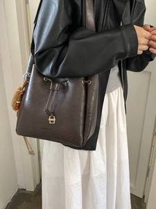 High quality women's luxury single shoulder <b>handbag</b> with fashionable design, women's bucket bag - Product Image 5