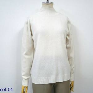Vente en gros de pull tricoté solide en cachemire 100% de style décontracté pour femmes, col haut, manches longues, sensation douce et confortable - Product Image 3