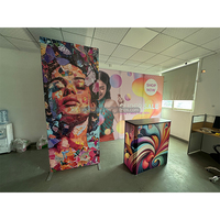 Comptoir d'accueil pliable pour salon professionnel, en aluminium argenté, avec façade en tissu tendu par sublimation, pour stand d'exposition