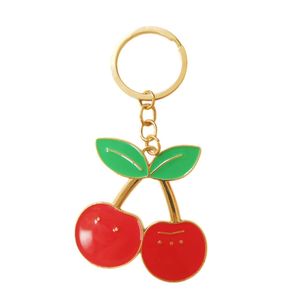 Adorable porte-clés cerise en émail rouge Kawaii en promotion pour sacs à dos et sacs d'école pour filles, ornement décoratif - Product Image 4