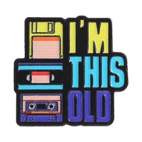 Pin de esmalte retro de disco digital, CD y casete, estilo vintage de los 90, con diseño de disquete, CD y casete, broche, insignia de solapa, regalo de joyería