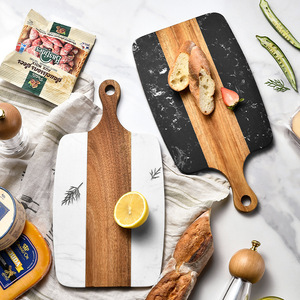 Planche à découper en bois d'acacia marbré personnalisée avec logo, pour fromage et charcuterie, réversible, avec poignée, vente en gros - Product Image 5
