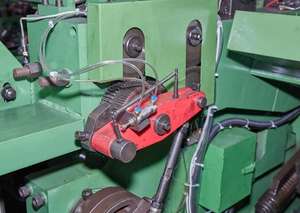 Bout Making Machine <span class=keywords><strong>2</strong></span> Sterven 4 Blow Multi-Station Koud Smeden Machine Voor Zwarte Gips Schroef - Product Image 3