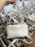 Sac à bandoulière minimaliste en cuir véritable de mouton, conçu sur mesure par l'usine OEM ODM, avec fermeture éclair, pour femmes