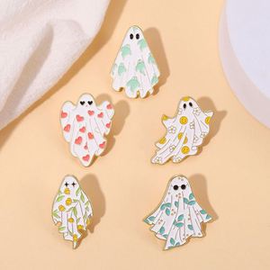 Épingles en émail dur en métal sur le thème de l'horreur d'Halloween, motif feuille d'érable, fabrication sur mesure, épingles de revers personnalisées, épingles en émail personnalisées - Product Image 4