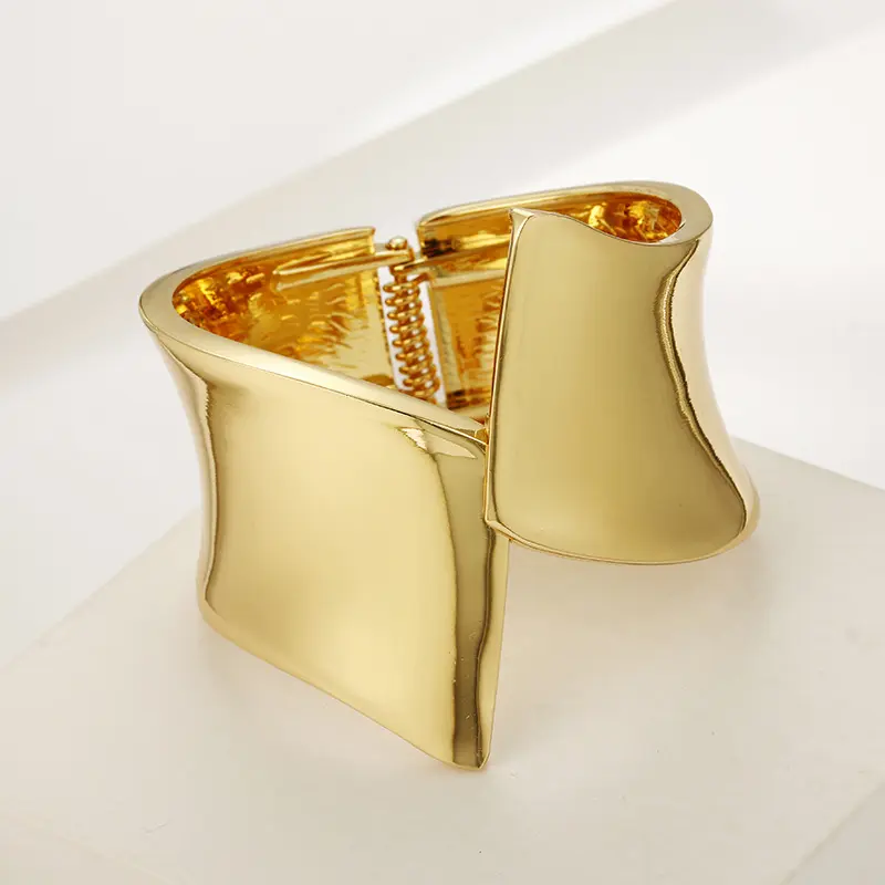 Hochwertiges Gold-Armband asymmetrische Aussage klobig große Armbänder modeschmuck für Damen Alltagskleidung