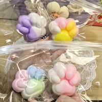Mainan Fidget Cakar Kucing Transparan dengan Pompom Warna-warni dan Glitter, Sentuhan Lembut untuk Mengurangi Kecemasan, Dapat Dipesan Sesuai Keinginan