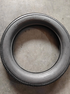 Neumático de Motocicleta Estilo Vintage con Diseño de Dientes de Sierra 4.00-17 4.50-17 6PR 8PR Sin Cámara para Motocicletas Clásicas de 150cc-250cc - Product Image 5