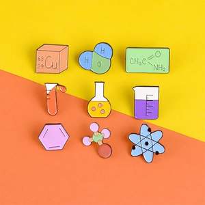 Insigne nominatif du personnel avec logo de marque personnalisé Épingle émaillée en métal dur et souple pour <span class=keywords><strong>chimie</strong></span> Épingle du fabricant pour vêtements sacs sacs à dos - Product Image 1