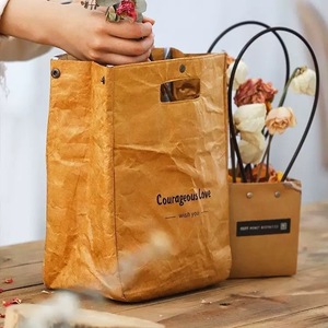 Sacs en papier kraft personnalisés avec votre propre logo, sacs cadeaux, sacs shopping, sacs en papier kraft avec doublure, sacs fourre-tout personnalisés en Tyvek - Product Image 1