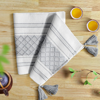 Chemin de table tendance en jacquard rayé nordique avec pompons en coton pour festivals et mariages – Approvisionnement direct