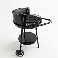 Barbecue au charbon de bois d'extérieur avec couvercle noir, design portable à roulettes, étagères latérales, acier résistant à la chaleur pour le jardin et le camping