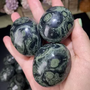 Wholesale Customized Kambaba Jasper Palms Crystal Palm Stone Healing Stone Palmstone For Decoration