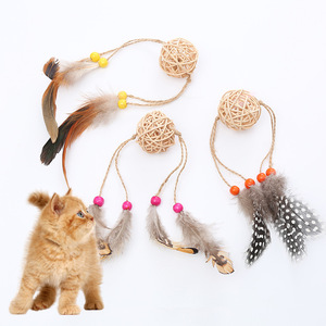 ของเล่นแมวแบบใหม่ ปลอดภัยต่อสิ่งแวดล้อม น่ารัก ทันสมัย บรรจุใยแคทนิป ขนนก และหวาย ของเล่นแมวแบบเคี้ยวเสียงกรอบๆ ขายส่ง - Product Image 2