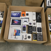 Assortiment de gadgets modernes, accessoires de jeu, bracelets connectés, commande d'essai disponible pour les magasins transfrontaliers, boîte mystère 100% téléphone