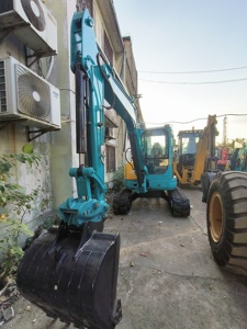 Excavatrice sur chenilles d'occasion Kobelco SK155LC de 15,5 tonnes, moteur Mitsubishi, pour travaux de terrassement routier municipal. - Product Image 1