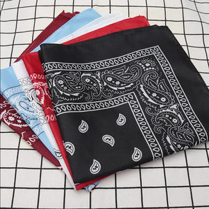 Pañuelo <span class=keywords><strong>Bandana</strong></span> Retro Clásico con Estampado de Anacardos Rojos al por Mayor con MOQ Bajo, Pañuelo para la Cabeza con Cola de Caballo Baja, Pañuelo para la Cabeza, Pañuelo para el Cuello para Mujer - Product Image 6