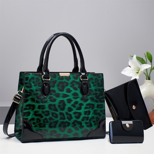 Women's Luxury Small Leopard Print Crossbody Bag Set Chains Single Strap Polyester Zipper Large Capacity High-End New Model - Product Image 4