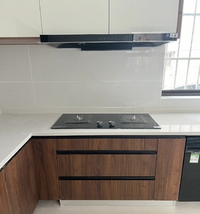 ชุดตู้ครัวรูปตัว L ทันสมัย |   <span class=keywords><strong>ตู้</strong></span>ไม้สีอ่อนแบบสั่งทำพิเศษ พร้อมลิ้นชักแบบปิดนุ่มนวล และดีไซน์เคาน์เตอร์ค<span class=keywords><strong>ว</strong></span>อตซ์ - Product Image 2