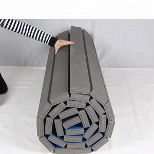 Alfombra Profesional de Espuma XPE para Gimnasia, Rollo Flexible de 42 pies x 6 pies para Ejercicios de Gimnasia - Product Image 5
