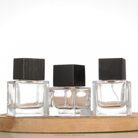 En stock, flacon de parfum carré haut de gamme, flacon en verre de 30 ml, flacon en verre de 50 ml, bouchon en bois noir, flacon vide avec vaporisateur