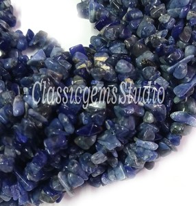 Collier de perles en sodalite naturelle, irrégulières, non taillées, en forme de pépites, 32 pouces - Product Image 4