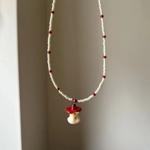 Juste une morsure ~ Collier perlé mignon noyau de pomme Chaîne de clavicule amusante mignonne - Product Image 3