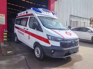 Ambulancia F-ORD 4x2 Gasolina/Diésel, Vehículo de Rescate Hospitalario, Ambulancia de Monitoreo con Capacidad para 5 Pasajeros en Venta - Product Image 4