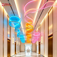 Lustre LED spirale artistique personnalisé pour mariage, grand luminaire suspendu pour décoration de plafond de salon de thé ou d'hôtel