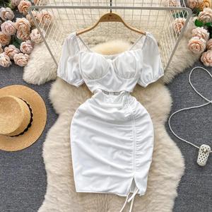 Nuovo Abito Casual da Donna alla Moda con Maniche Corte a Sbuffo in Damasco e Dettagli Arricciati - Product Image 2