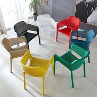 Fauteuil en plastique en PP avec dossier perforé, chaise de salle à manger moderne empilable, mobilier d'intérieur et d'extérieur pour café, restaurant, terrasse