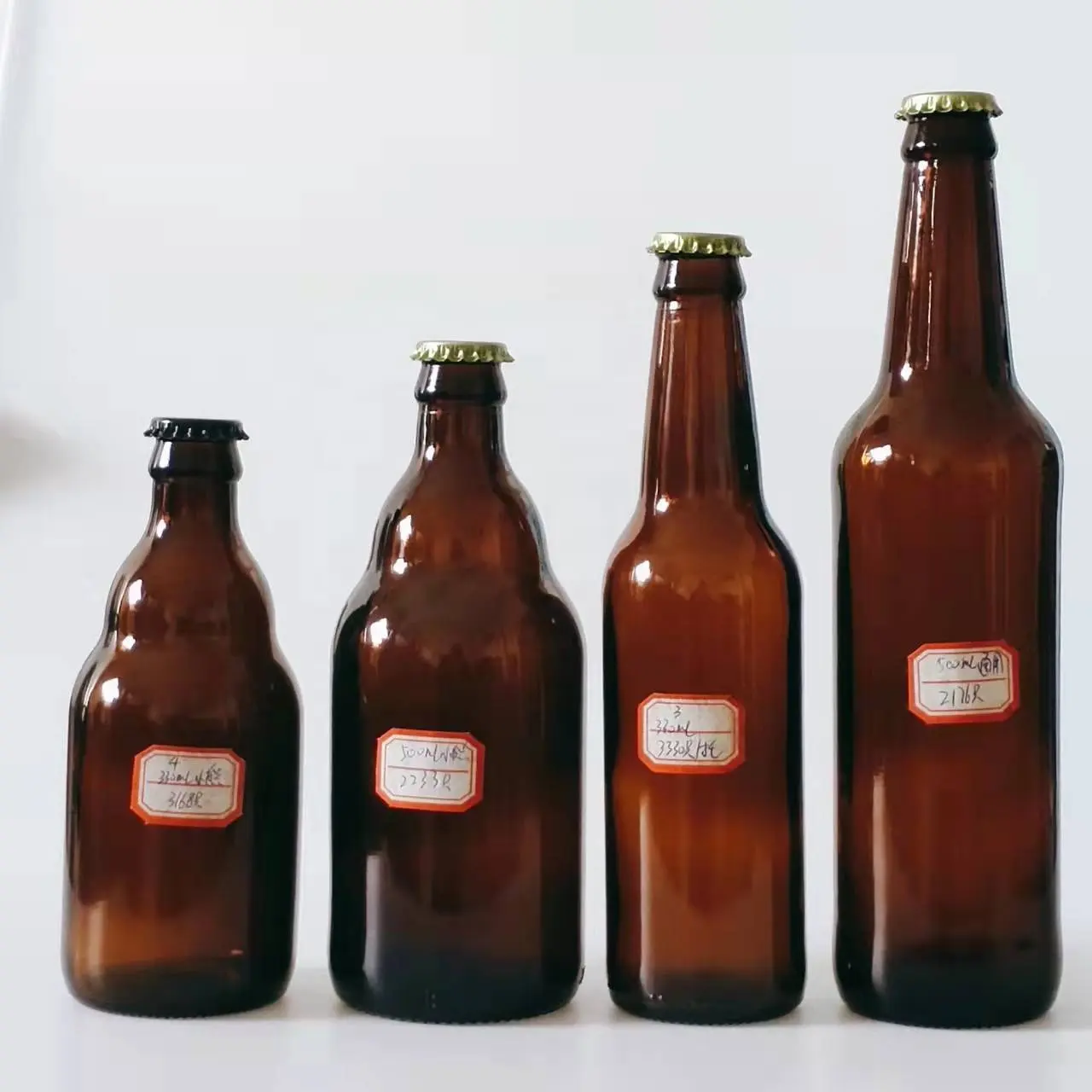 330 ml braune Glas bierflasche mit Kronkorken