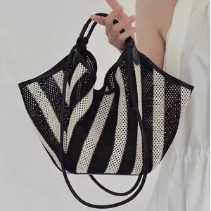 Novedad de verano, bolso informal de vacaciones ahuecado tejido a rayas, bolso de bola de masa hervida, bolso de mano para hombro, bolso de playa Stipe - Product Image 1