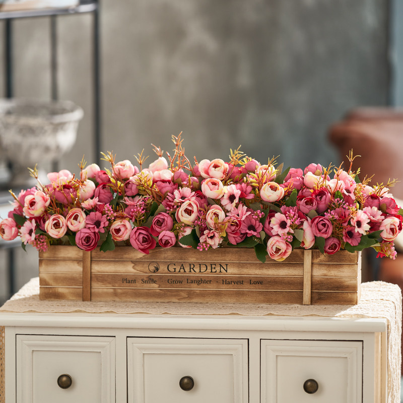 Boîte en bois longue de 50 cm avec roses rouges