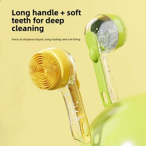 <span class=keywords><strong>Spazzola</strong></span> Massaggiante <span class=keywords><strong>per</strong></span> Bagno <span class=keywords><strong>Cani</strong></span> in ABS con Spruzzatore e Dispenser Liquido Integrato <span class=keywords><strong>per</strong></span> la Pulizia e la Cura degli Animali Domestici - Product Image 2