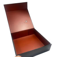 Boîte magnétique rigide personnalisée de haute qualité pour vêtements, impression CMYK PMS, logo estampé à chaud pour emballage de luxe
