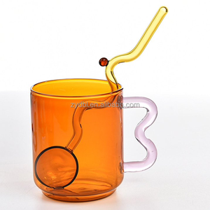 Ensemble de tasses en <span class=keywords><strong>verre</strong></span> créatif <span class=keywords><strong>avec</strong></span> <span class=keywords><strong>paille</strong></span> <span class=keywords><strong>intégrée</strong></span>, en <span class=keywords><strong>verre</strong></span> borosilicate coloré, <span class=keywords><strong>avec</strong></span> <span class=keywords><strong>paille</strong></span> et cuillère intégrées, idéal pour la maison, le bureau et les cadeaux - Product Image 5