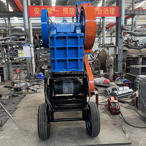 Frantoio a mascelle mobile diesel PE 200*300 con nastro trasportatore, frantoio portatile per roccia e pietra per l'estrazione dell'<span class=keywords><strong>oro</strong></span> in Africa e le cave - Product Image 2